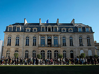 Во Франции из президентского дворца были похищены приборы и фарфор на десятки тысяч евро