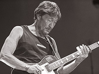 Легендарный британский музыкант Крис Ри скончался в возрасте 74 лет