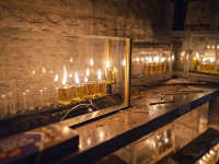 Задержана 17-летняя арабка, задувшая ханукальную свечу в торговом центре Тель-Авива