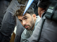 Суд разрешил певцу, обвиняемому в сексуальных преступлениях, выступить на подростковой вечеринке