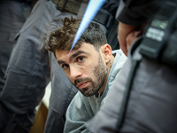 Суд разрешил певцу, обвиняемому в сексуальных преступлениях, выступить на подростковой вечеринке