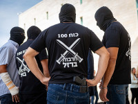 Суд обязал прокуратуру ответить на требование отменить обвинения против охранников 