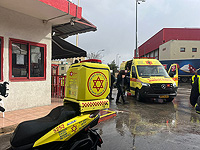 В промзоне Атарот автомобиль сбил полицейского, водитель скрылся