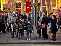 The Guardian: почти удвоилось число тех, кто считает иммигрантов не настоящими британцами