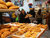 В Нью-Йорке представители еврейской общины поддержали израильскую пекарню Breads Bakery