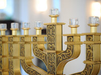 Религиозные волонтеры помогают еврейским солдатам ВСУ отмечать Хануку Религиозные волонтеры помогают еврейским солдатам ВСУ отмечать Хануку