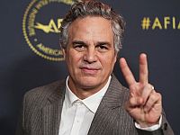 Марк Руффало и другие звезды призывают остановить 