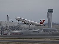 Самолет Turkish Airlines экстренно сел в Барселоне из-за угрозы взрыва