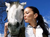 Лошади способны чувствовать страх у людей по запаху