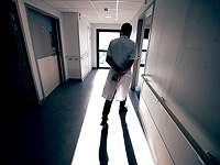 Во Франции приговорен к пожизненному заключению анестезиолог, умышленно отравлявший пациентов Во Франции приговорен к пожизненному заключению анестезиолог, умышленно отравлявший пациентов