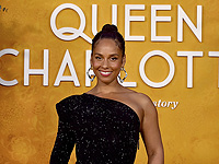 Знаменитой певице и пианистке Алише Киз – 45. Фотогалерея