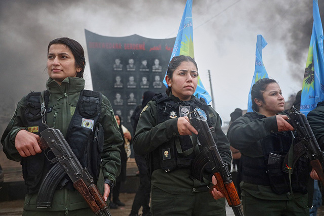 Женщины-военнослужащие 