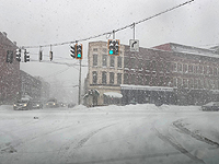 В штате Нью-Йорк объявлено чрезвычайное положение из-за снежной бури В штате Нью-Йорк объявлено чрезвычайное положение из-за снежной бури