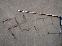 Задержаны вандалы, нарисовавшие свастики в нью-йоркском районе Боро-парк