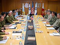 Командующий Центральным командованием США адмирал Брэд Купер прибыл в Израиль и провел встречу с начальником генштаба ЦАХАЛа Эялем Замиром и рядом высокопоставленных офицеров Командующий Центральным командованием США адмирал Брэд Купер прибыл в Израиль и провел встречу с начальником генштаба ЦАХАЛа Эялем Замиром и рядом высокопоставленных офицеров