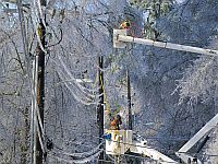 Число жертв снежного шторма в США достигло 30 человек, сотни тысяч без электричества