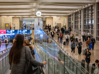 Вторая попытка: 13-летний безбилетник, которого сняли с рейса, вновь задержан в аэропорту