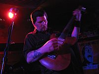 Группа Earth отменила концерт в Болонье из-за палестинского флага на площадке