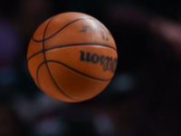 Баскетбол. Лидируют 