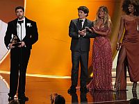 Бэд Банни выиграл Бэд Банни выиграл