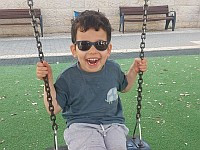 Как сейчас живет маленький Йоник Теллер: мальчик, который выжил