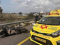 Женщина, управлявшая мотоциклом, получила тяжелые травмы в  Кфар-Сабе