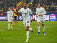 Футбол. Решающий гол на последней минуте. 