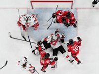 Олимпиада. Хоккей. Канадки вышли в финал. Их капитан установила рекорд Олимпиада. Хоккей. Канадки вышли в финал. Их капитан установила рекорд