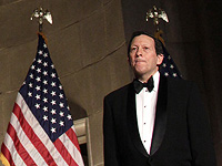 Президент компании Hyatt Hotels Томас Прицкер ушел в отставку из-за 