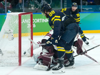 Олимпиада. Хоккей. Шведы разгромили сборную Латвии и вышли в четвертьфинал