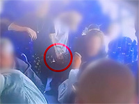 13-летний подросток во время поездки в автобусе поджег волосы пассажирки