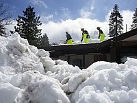 Шесть человек, попавших под лавину в Калифорнии, спаслись благодаря iPhone Шесть человек, попавших под лавину в Калифорнии, спаслись благодаря iPhone