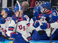 Олимпиада. Хоккей. Американцы вышли в финал. Дубль Хьюза