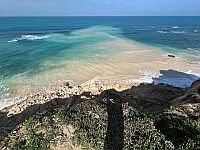 Около Герцлии обрушилась часть утеса на пляже