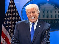 Трамп объявил о повышении глобальных торговых пошлин до 15%