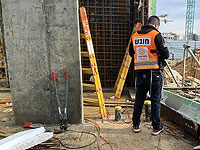 На стройке в районе Офакима на рабочего упала металлическая плита