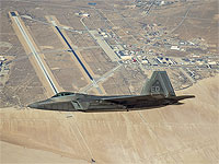 США перебрасывают на Ближний Восток еще одну эскадрилью F-22