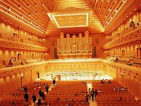 Цвет концертного зала влияет на восприятие звука слушателем