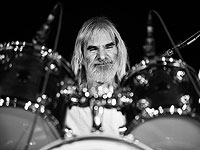 Умер Меир Исраэль, барабанщик группы 