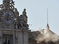 Ватикан: одного кардинала застали с телефоном во время тайного конклава по избранию Папы Льва