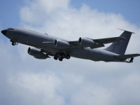 Американский самолет-заправщик запросил экстренную посадку в 