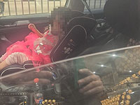 Скрываясь от полиции, водитель нелегалов бросил в машине маленькую дочь