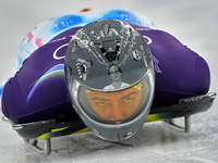 МОК запретил украинскому скелетонисту выступать в шлеме с портретами спортсменов. погибших на войне