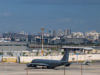 Американский самолет-заправщик KC-135 в 