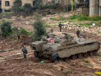 14 военнослужащих 