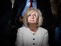 Омбудсмен рекомендовал Рои Кахлону подать в БАГАЦ петицию против юрсоветника правительства