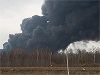 Новая атака дронов на российскую Усть-Лугу, возник сильный пожар