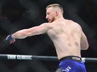 UFC. Пайфер нокаутировал Адесанью