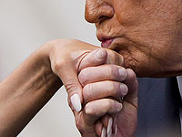 Верховный суд Испании признал поцелуй руки сексуальным нападением