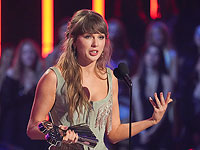 На Тейлор Свифт подали в суд из-за названия альбома